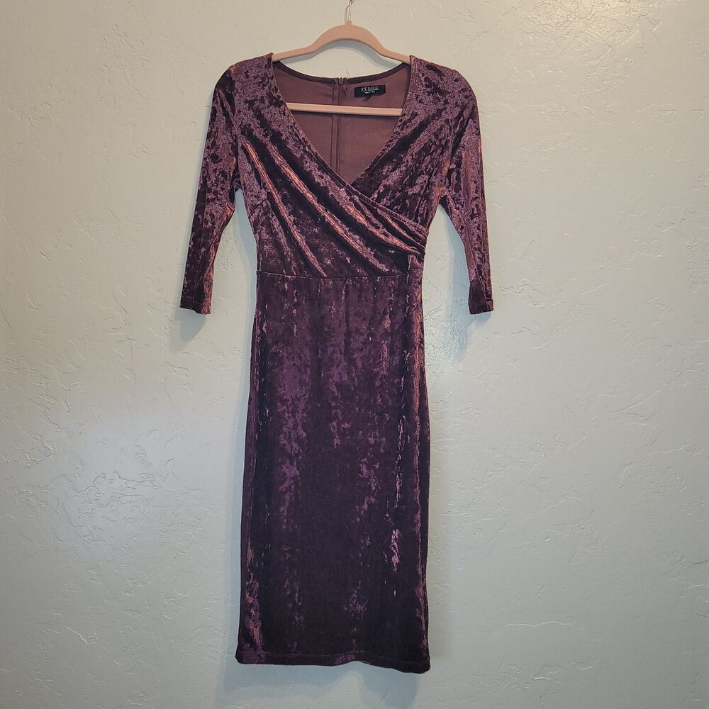 Joe & Elle Womens Sz M Crushed Velvet Bodycon Midi Dress V-Neck 3/4 Sleeve Red